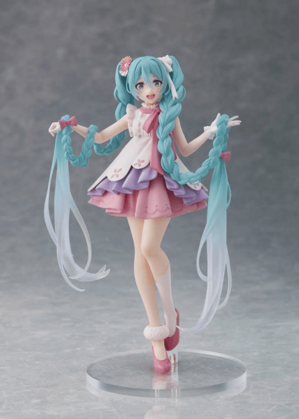 Hatsune Miku Rapunzel Wonderland Figure
